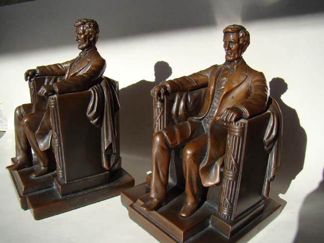 A fine pair of "LINCOLN in the chair" bookends by Jennings Brothers circa 1925 — image 2